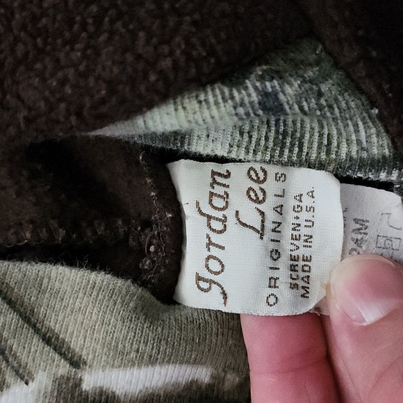 Camo hoodie size 18-24 months - Picture 2 of 3